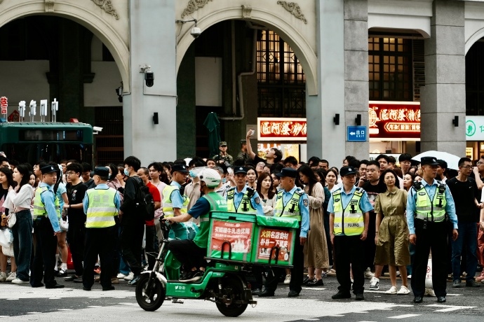 [图说]【喷嚏图卦20240502】我们工作是为了生存，不是为了死亡