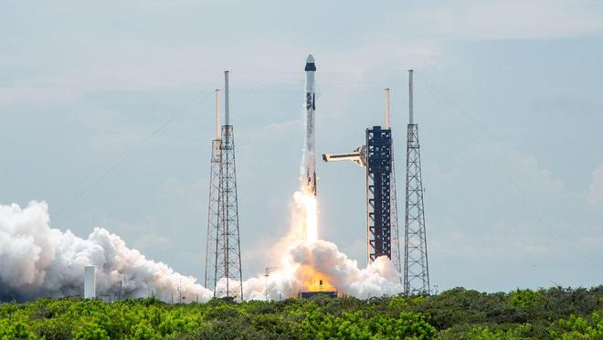 SpaceX 暂停猎鹰 9 号火箭发射，二级离轨点火出现问题